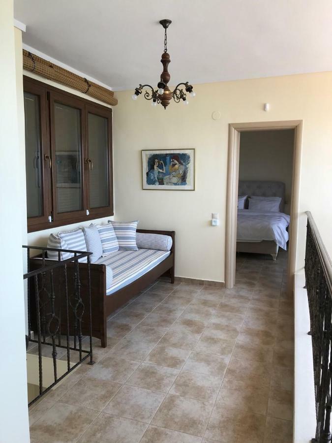 M Varkes Villa Nea Moudania Exterior photo