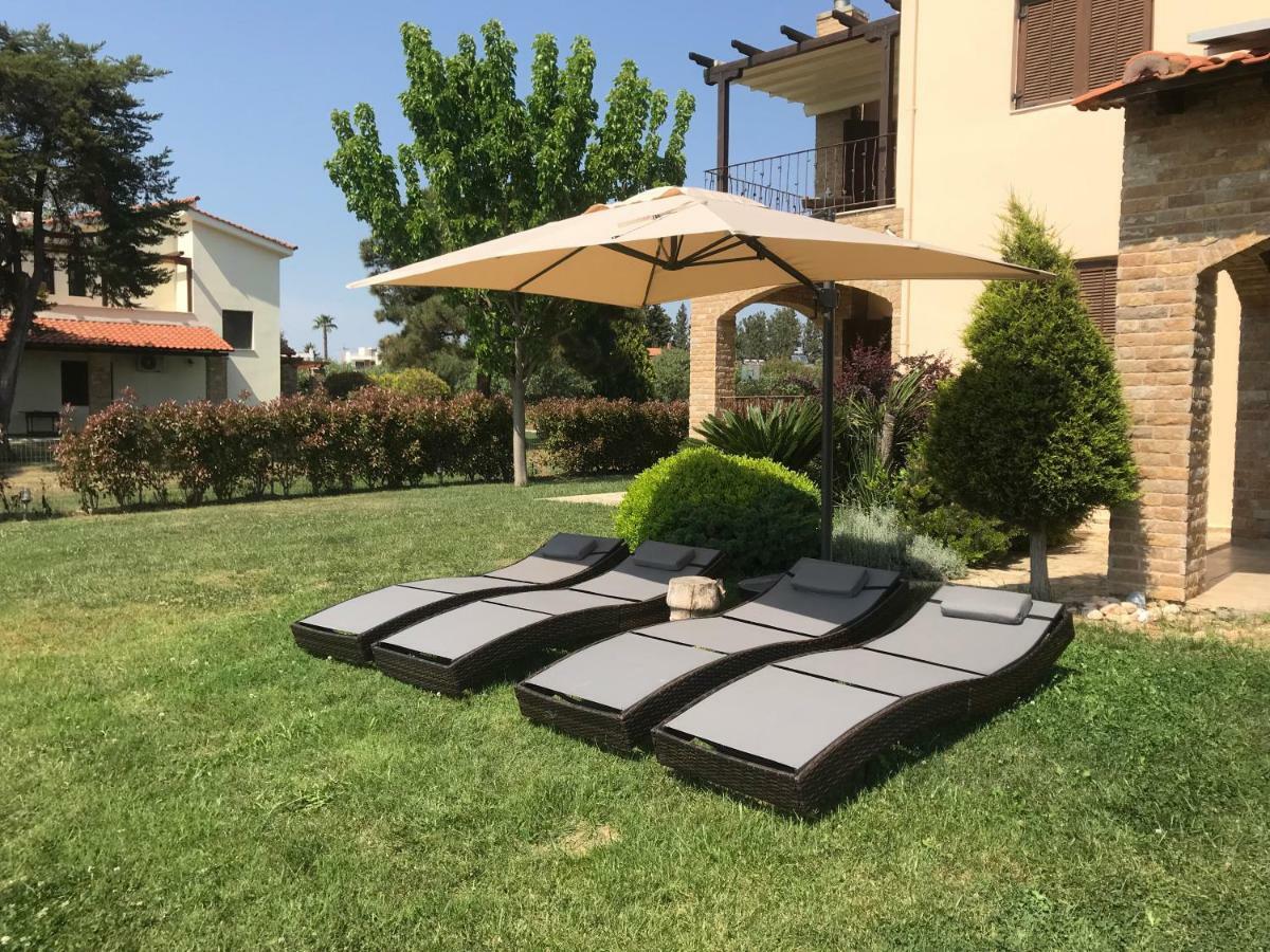 M Varkes Villa Nea Moudania Exterior photo