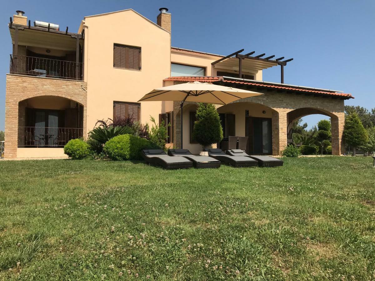 M Varkes Villa Nea Moudania Exterior photo