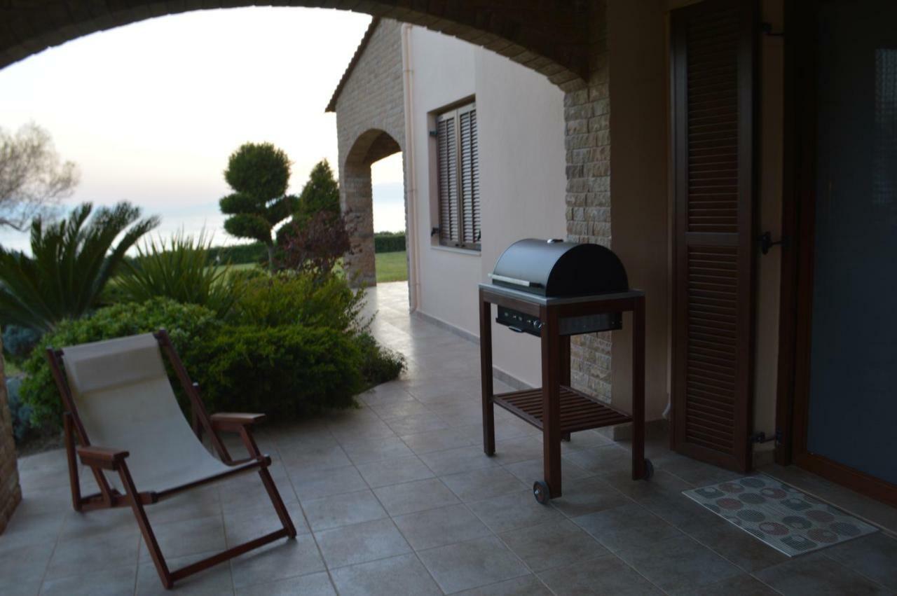 M Varkes Villa Nea Moudania Exterior photo